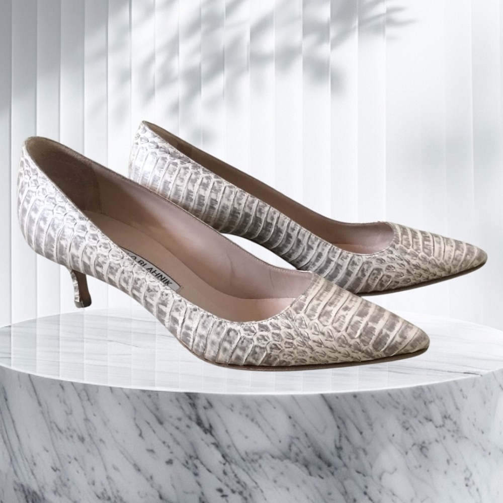 Manolo Blahnik Python Pointed Toe Pump - Picture 4 of 16